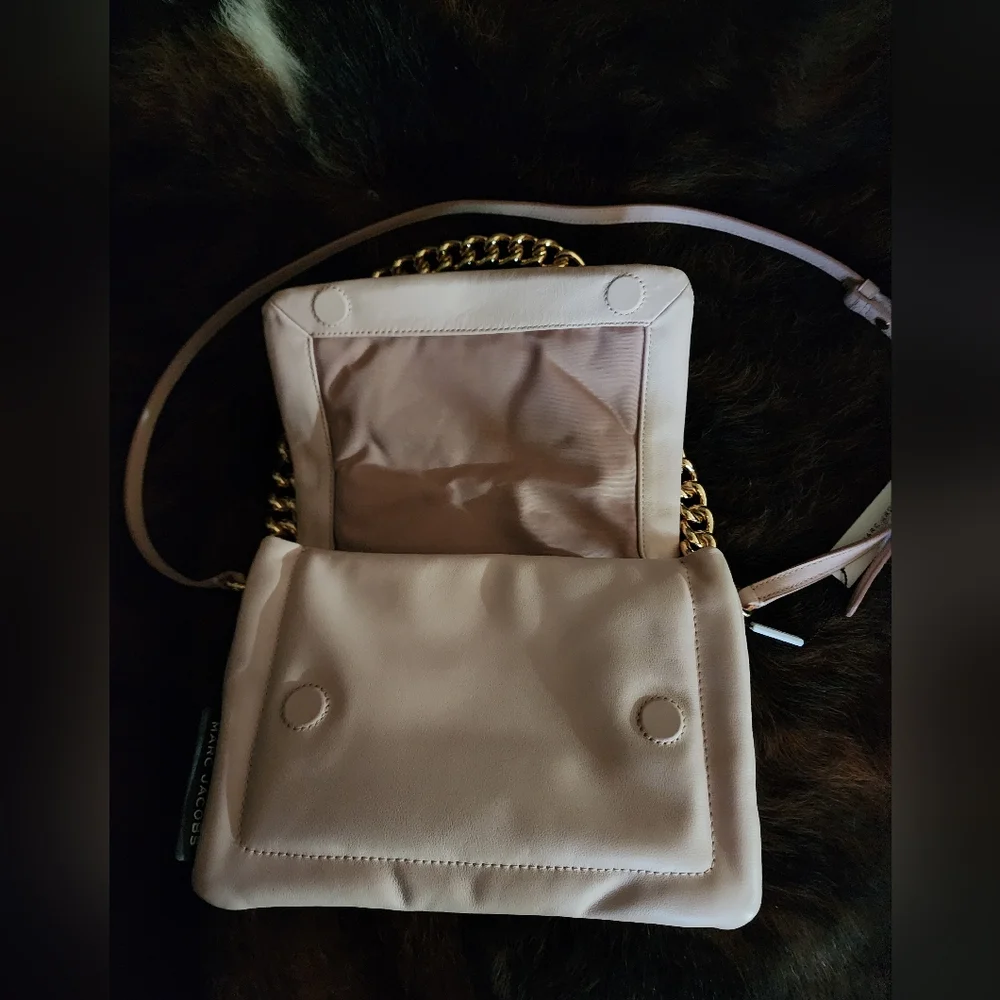 Marc Jacobs Cream and Gold Ruched Shoulder Bag - Picture 4 of 16